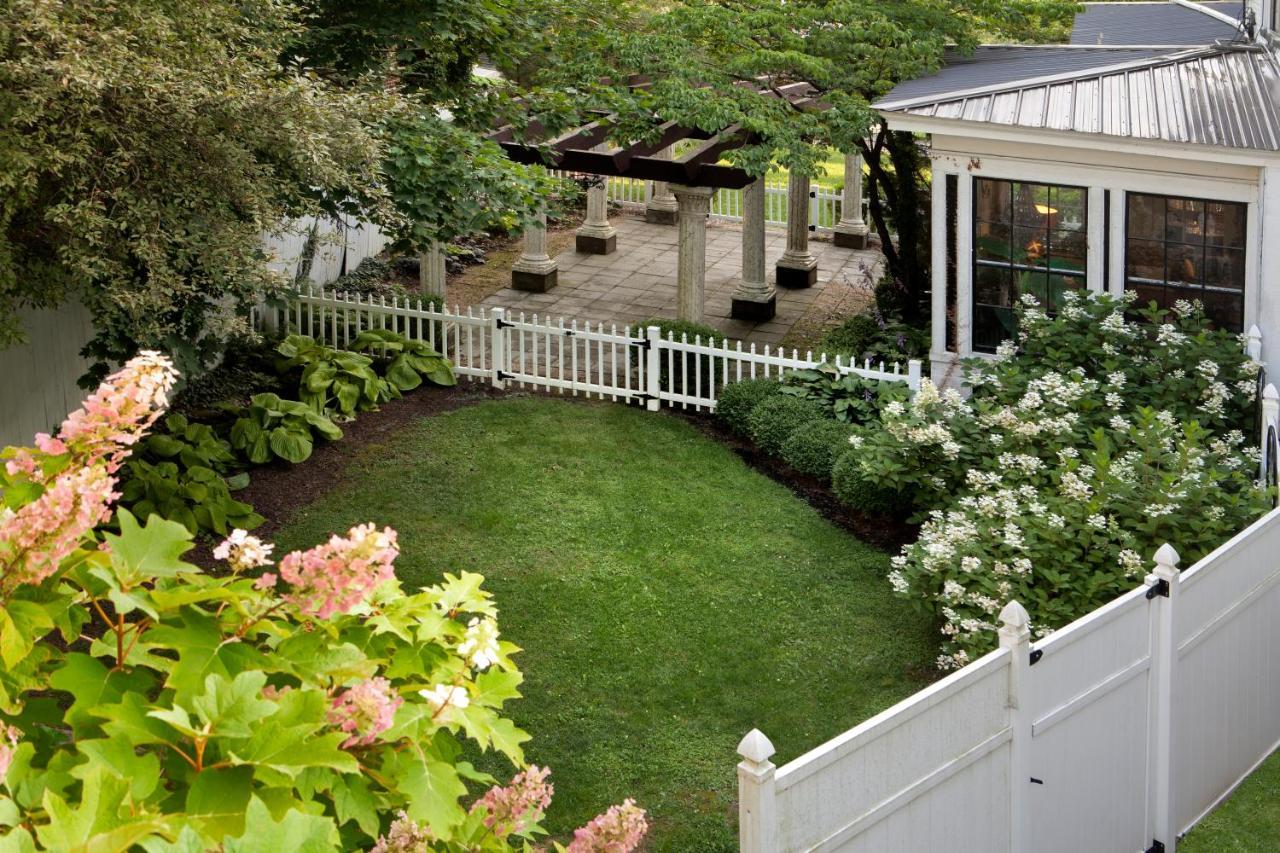 Bluefield Inn, A Select Registry Propery Exterior photo