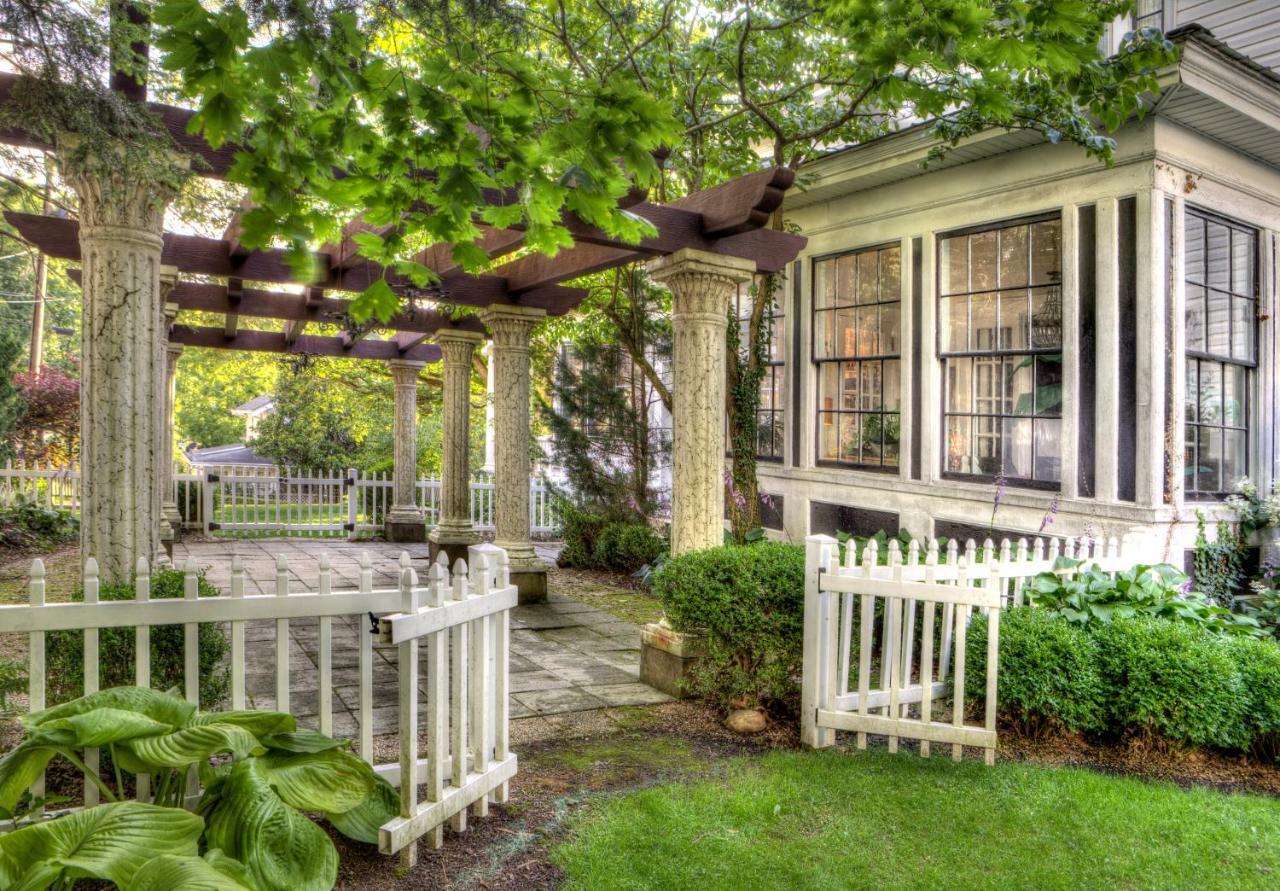 Bluefield Inn, A Select Registry Propery Exterior photo