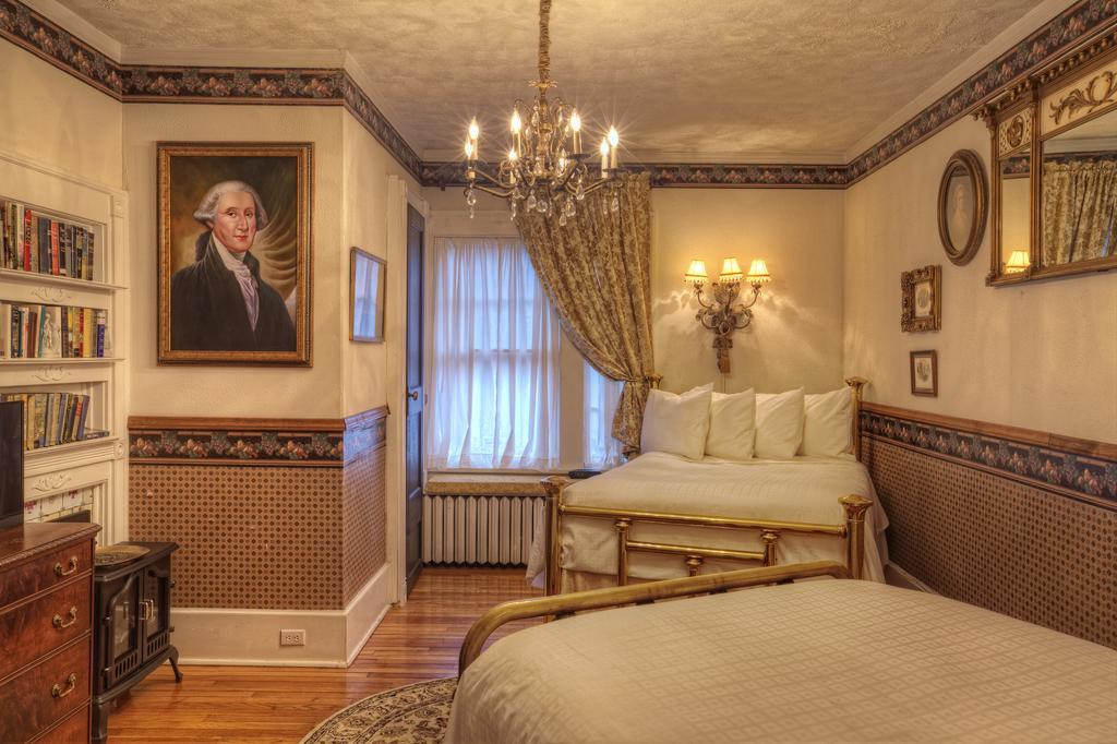 Bluefield Inn, A Select Registry Propery Room photo